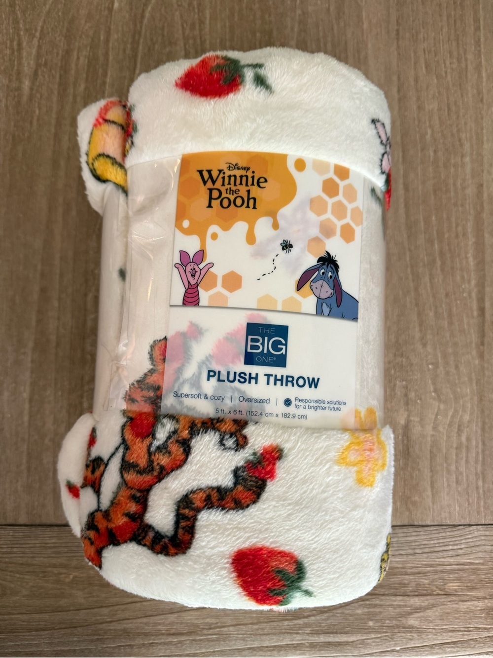 Disney's Winnie the Pooh Berries & Friends The Big One Plush Throw Blanket NEW!